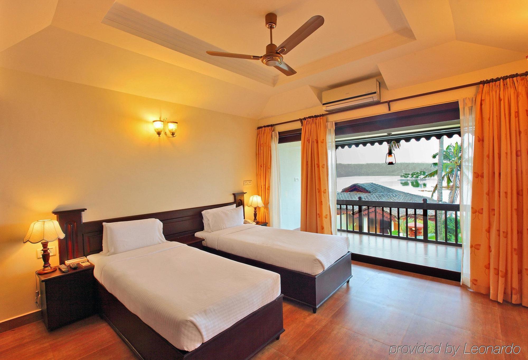 Fragrant Nature Backwater Resort & Ayurveda Spa Kollam Rom bilde