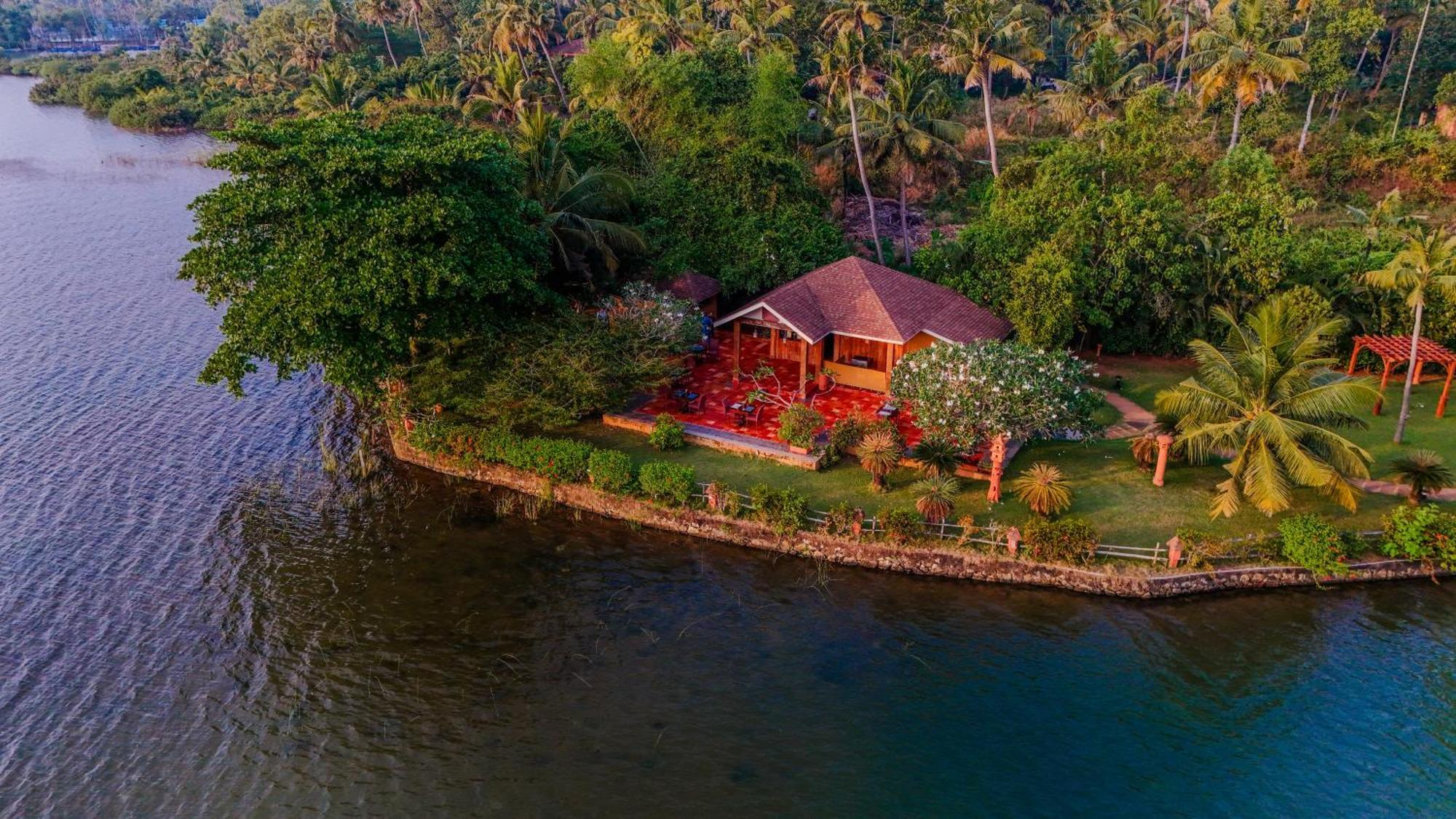 Fragrant Nature Backwater Resort & Ayurveda Spa Kollam Eksteriør bilde